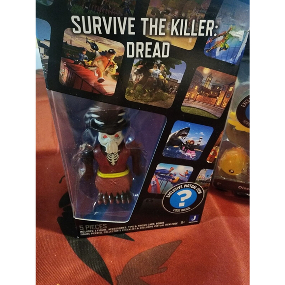 3 Roblox Figurines Collectors Items - Picture 10 of 10